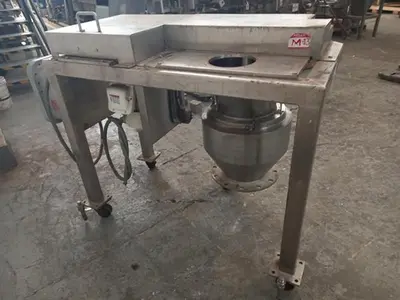 Quadro Model 196-S Stainless Steel Comil