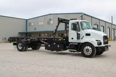 New | in-Stock 2027 MACK MD7 Rolloff Trucks Texas US | Roll Off Truck World #1491876