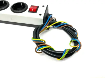 USED APSA 5-PORT POWER OUTLET STRIP 05000.0S05.09.020