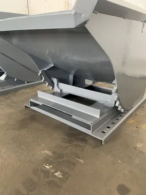 1/4 YARD DUMP HOPPER. STOCK # 0524223
