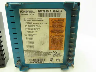 Honeywell RM7895 A 1014 Burner Control Purge Timer 10 Seconds Rev C