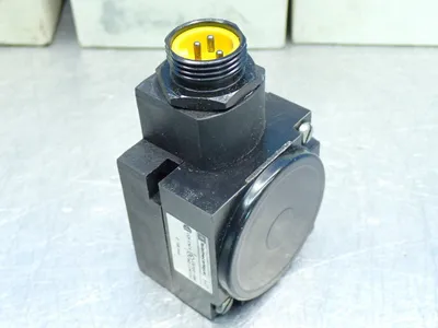 New | in-Stock TELEMECANIQUE XSBA25513R3 Proximity Sensors Ohio US | HGR 24 #914423
