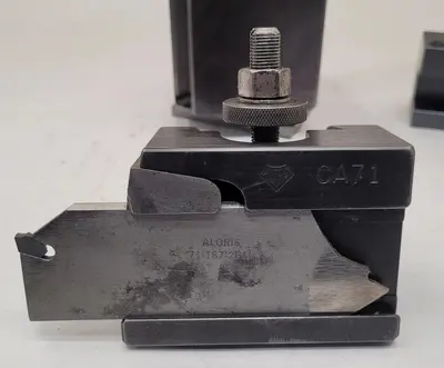 Used _UNKNOWN_ _UNKNOWN_ Tool Posts Kentucky US | Aucto #1510851