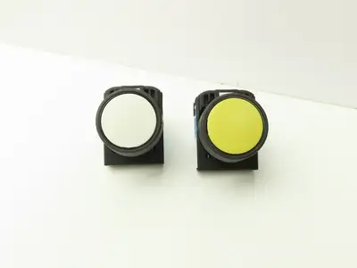 Fuji Electric Pushbutton White Yellow Momentary 22mm 250V 6A Lot of 8