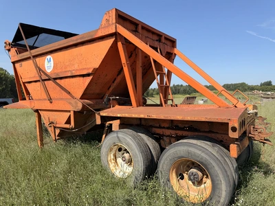 Used GRAVEL SPREADER _UNKNOWN_ Misc Spreaders Michigan US | Miedema Asset Management Group #1320840