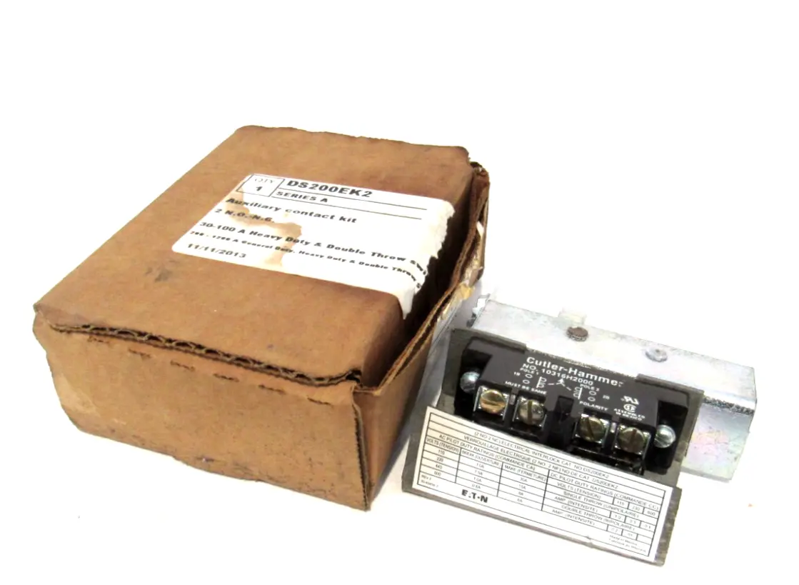 NEW CUTLER HAMMER DS200EK2 AUXILIARY CONTACT KIT