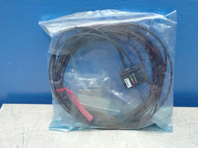 New | in-Stock KEYENCE CZH32 Sensors | HGR 24 #753746