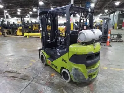 USED 2021 CLARK S32C