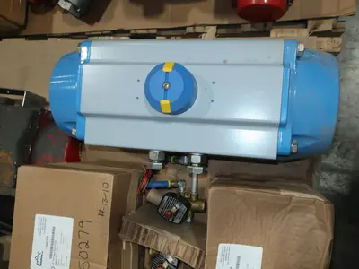 2 PALLETS OF ASSORTED ACTUATORS, JAMESBURY, HYTORK, DRESSER, ALLEN SHERMAN- HOFF, TRIAC CONTROLS