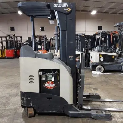 USED 2016 CROWN RR5725-45