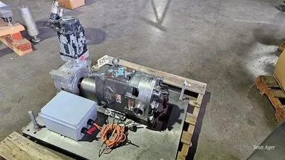 USED SPX/WAUKESHA POSITIVE DISPLACEMENT PUMP 060