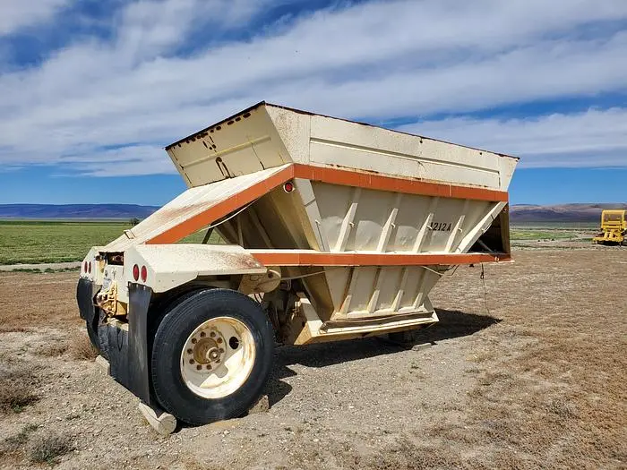Used UNKNOWN _UNKNOWN_ Dump Trailers Idaho US | Berry Machinery #910963