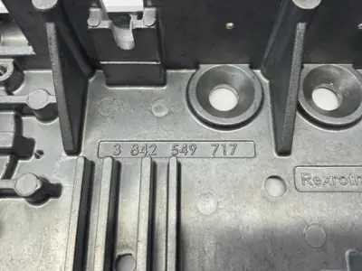 USED BOSCH REXROTH DRIVE CASING AS 2 LEFT