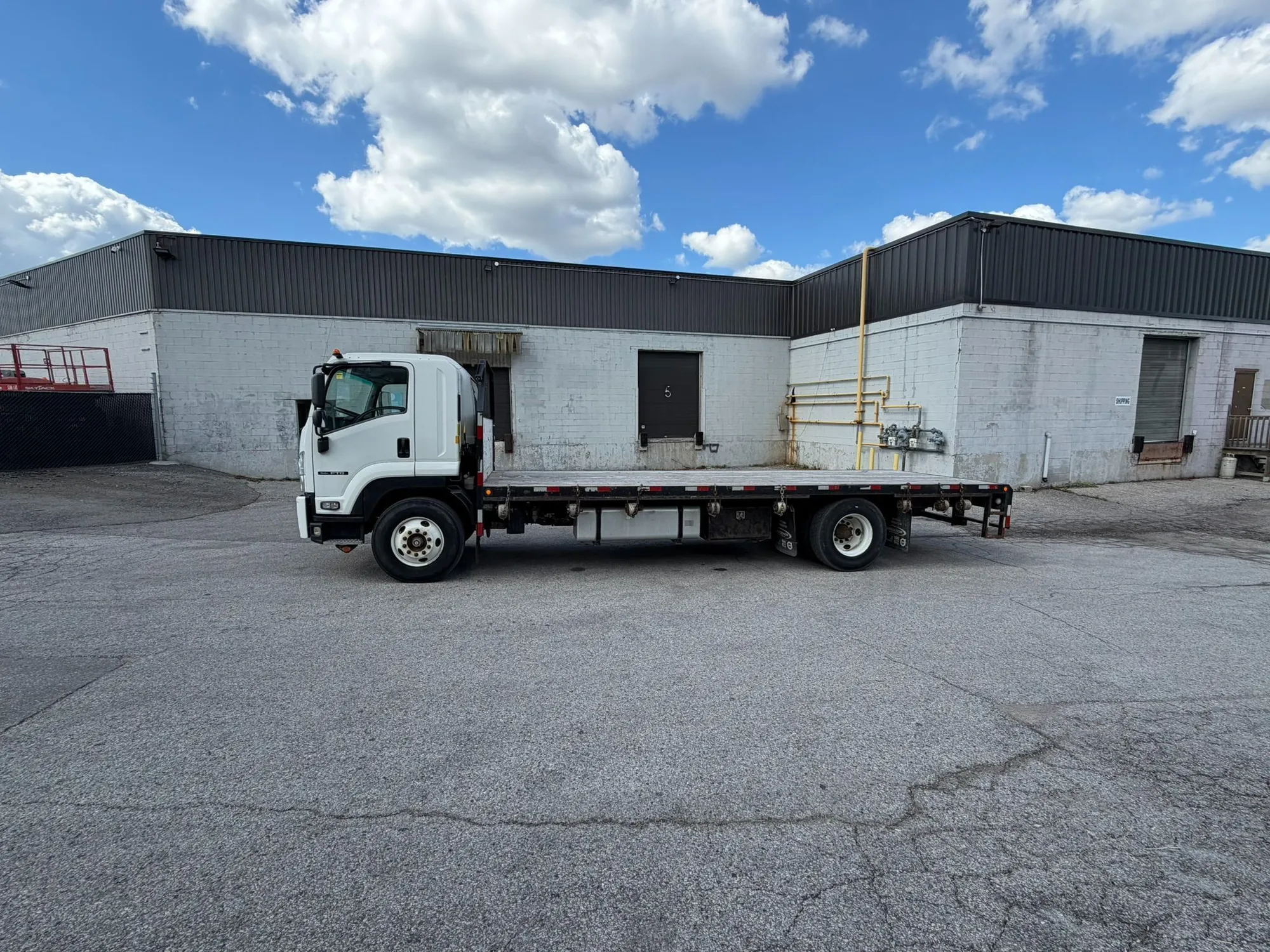 Used 2018 ISUZU FTR Flatbed Trucks Ontario CA | Platinum Group #1352817