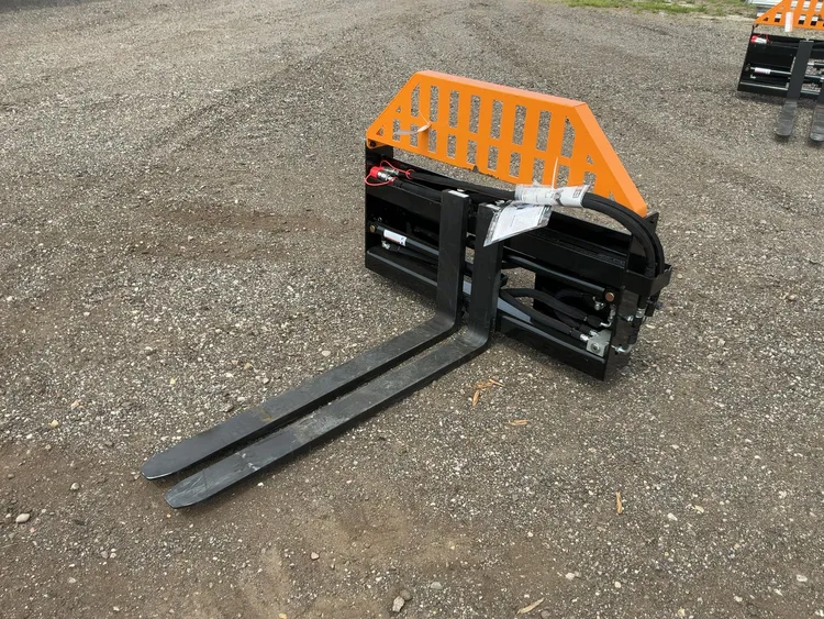 Used WOLVERINE PFA-11-3300G SKID STEER PALLET FORK HYDRAULIC ADJUSTABLE Pallet Forks Michigan US | Miedema Asset Management Group #1468677