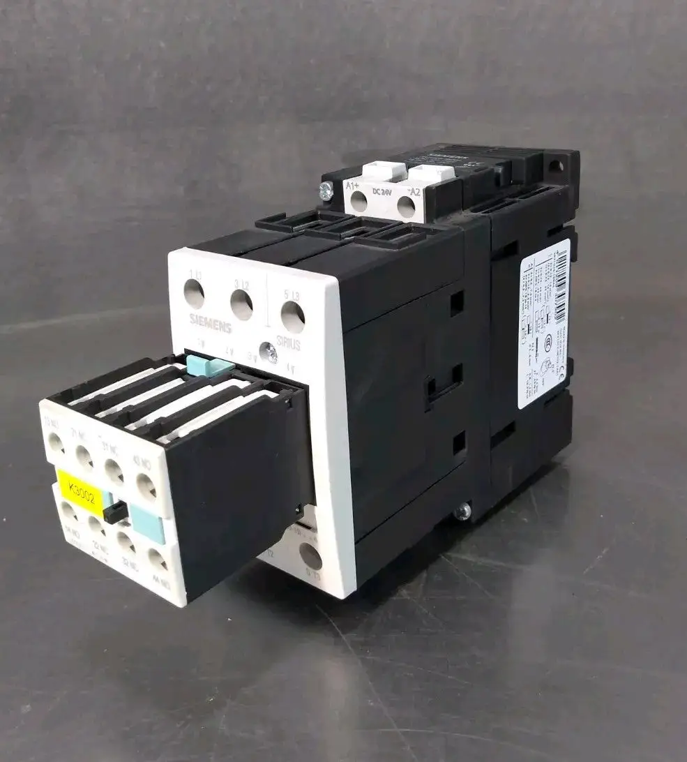 Siemens 3RT1036-1B.4 w/ 3RH1921-1HA22 contactor relay Loc4E37