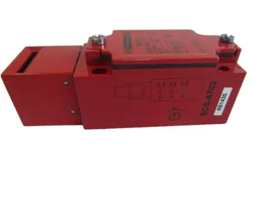 NEW TELEMECANIQUE XCSA703 SAFETY SWITCH
