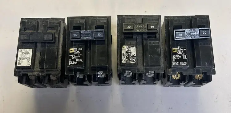 Used SQUARE D HOM230 Miscellaneous Equipment (Electrical & Power) | Surplus Asset Holdings #1200339