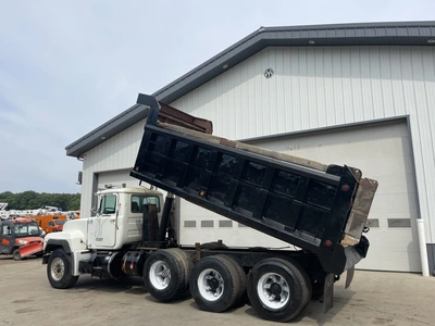 Used 1995 MACK RD688S TRI-AXLE Dump trucks Michigan US | Miedema Asset Management Group #1355014