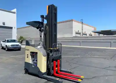 USED 2000 CROWN RR5020-45
