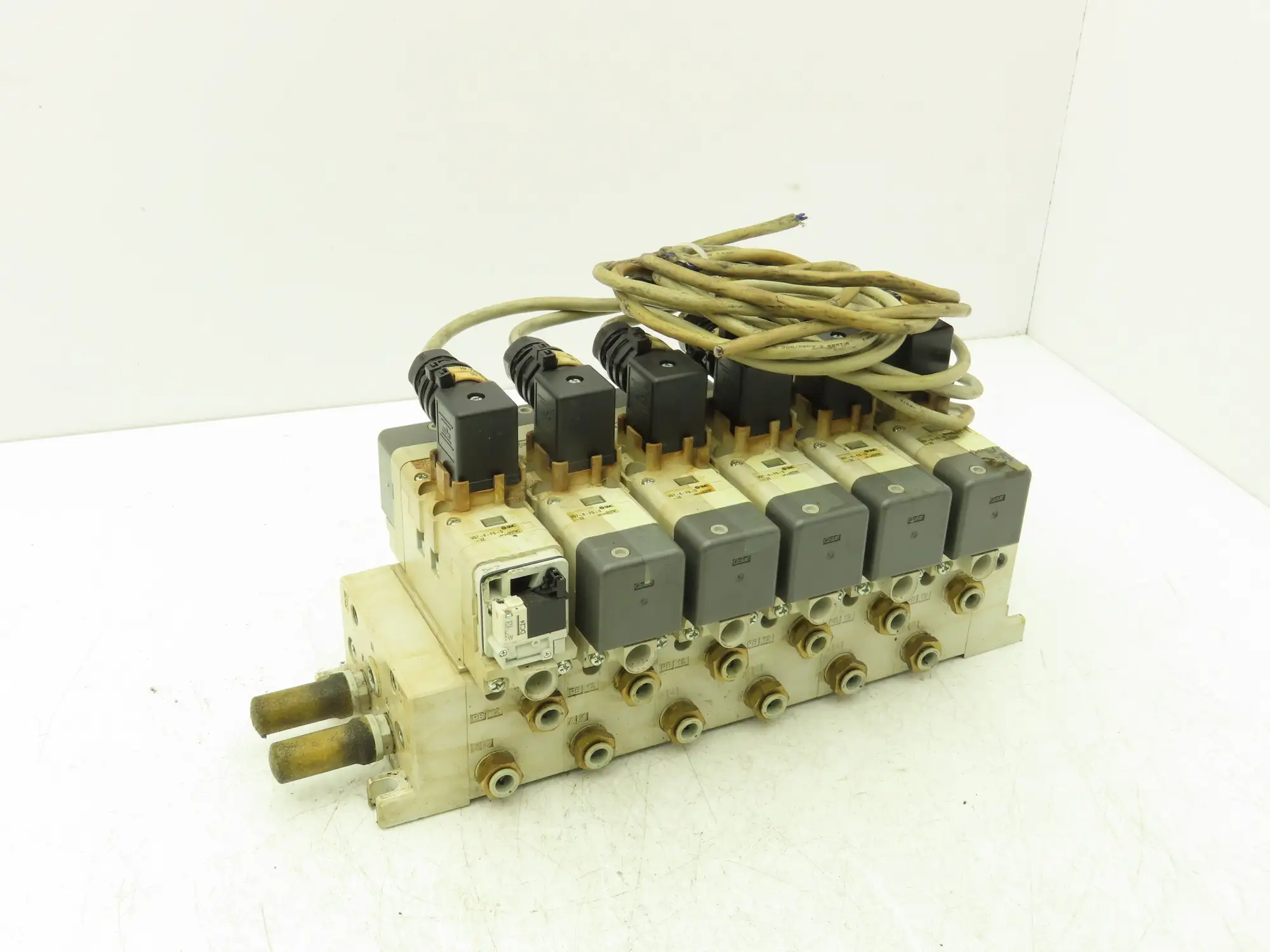 SMC VQ7-6-FG-D-3Z Double Solenoid Valve 6-Station Manifold Assy 5/2-way 24VDC