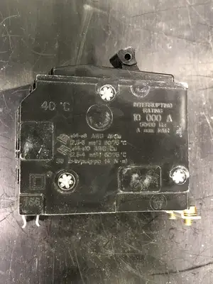 USED SQUARE D QOB220
