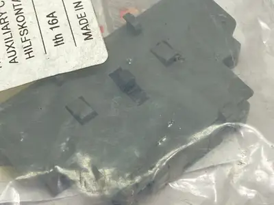 1SCA022379R8100,OA2G11 | ABB 1SCA022379R8100 Auxiliary Contact Block OA2G11 - New