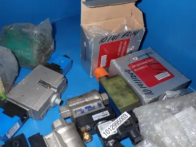 Pneumatic Lot, Valves, Pin Clamp