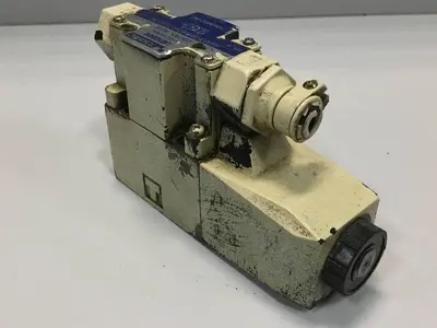 USED TOKIMEC VICKERS DG4V-3-1B-M-P7-H-7-P10-50