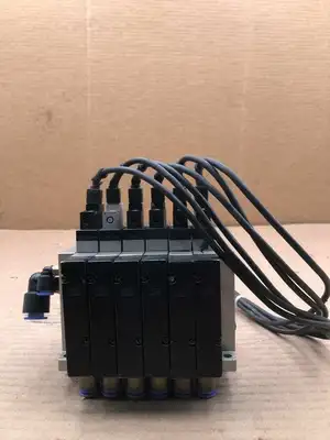 SMC ZM073H Series Vacuum Ejector 6-Valve Manifold ; 24VDC Coils