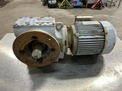 USED SEW-EURODRIVE SAF67DT90S4