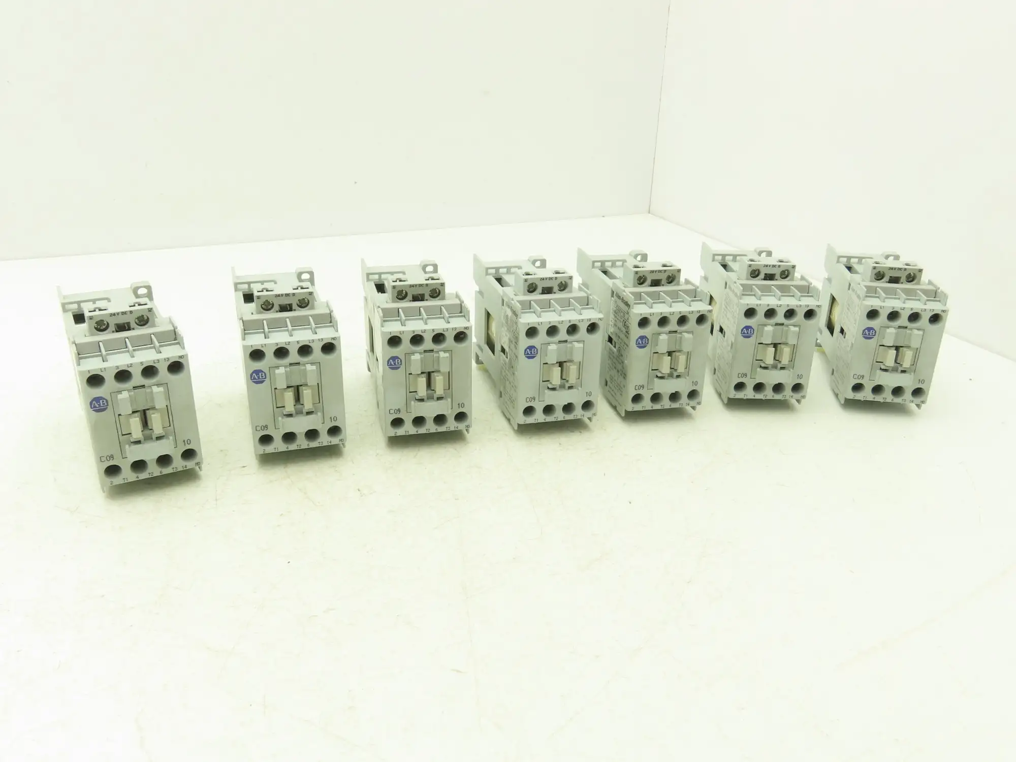 Allen Bradley 100-C09D-10 Motor Starter Contactor 7.5Hp 600V 24VDC Coil Lot of 7