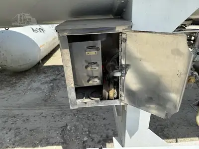 Used 1972 LUBBOCK _UNKNOWN_ Liquid Supply Trailers Indiana US | Lakeshore Equipment Sales #1546602