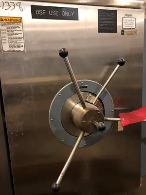 2004 CONSOLIDATED 60 psi Autoclaves - Pharmaceutical - Sterilizer | Perry Equipment (4)