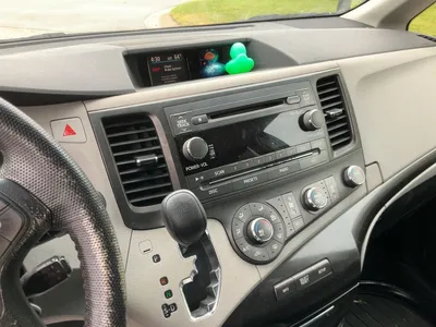 USED 2011 TOYOTA SIENNA