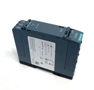 | Siemens 3RQ2000-2AW00 SIRIUS Coupling Relay 24-240V MISSING ONE COVER - Used