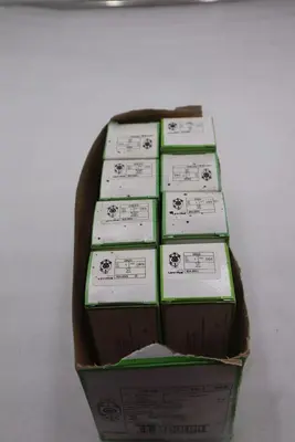 Leviton 2620 30A-250V Flush Mounting Locking Receptacle  Stock #K-2075