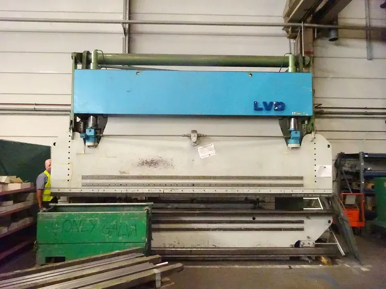 Used LVD PP 200 TON X 5100 MM Press Brakes | Apt International N.V #373114