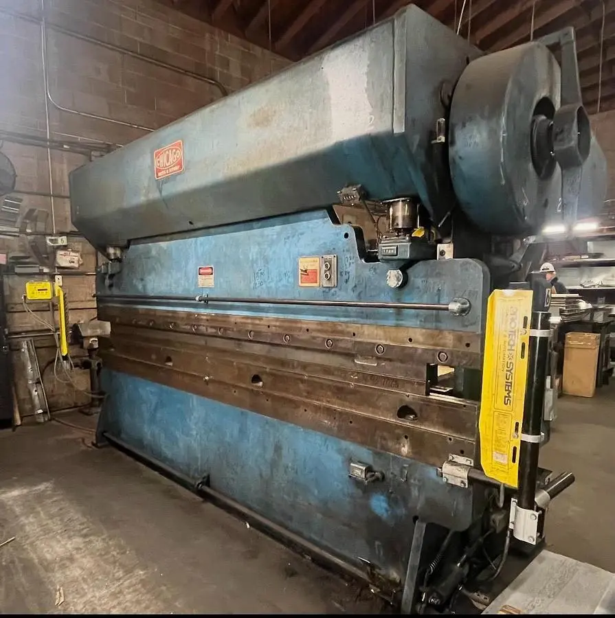90 Ton x 12' Chicago 1012L Mechanical Press Brake