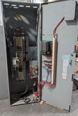 800A Cutler Hammer NTVSNBA30800XSU Manual Transfer Switch 3 Pole 4 Wire Used