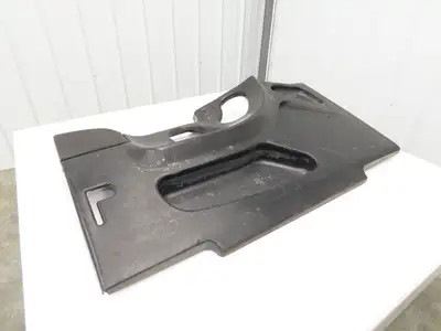 Yale Operator Center Plastic Cover Removed From ESC030FAN36TE094 Forklift