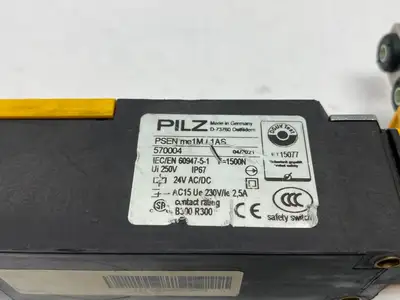 USED PILZ SAFETY GATE SYSTEM W/ MECHANICAL LOCK PSEN ME1M/1AS