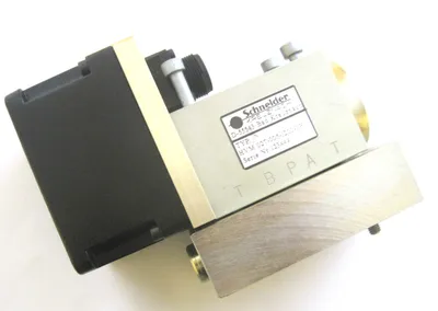 NEW SCHNEIDER HVM 027-005-1200-0H SERVO VALVE HVM-027-005-1200-0H