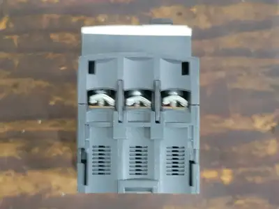 USED SCHNEIDER ELECTRIC GV2ME07