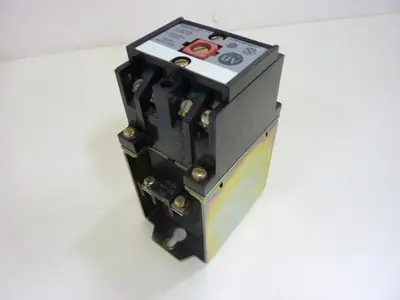 USED ALLEN BRADLEY 700DC-P200Z24 SER A