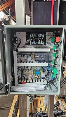 A Packaging Systems Inline Capper