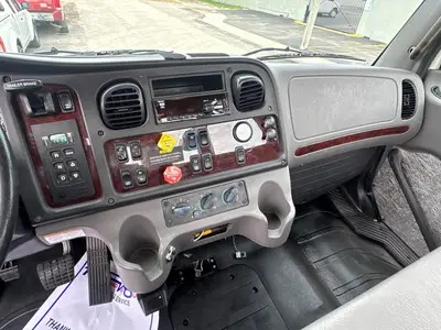 Used 2019 FREIGHTLINER M2 106 Tractors & Trailers Florida US | Truck and Van Outlet #1506263