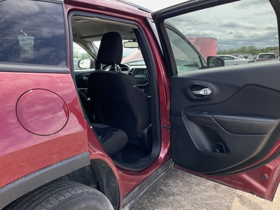USED 2016 JEEP CHEROKEE