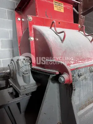 Unknown Manufacturer: Used 100HP Hog Grinder
