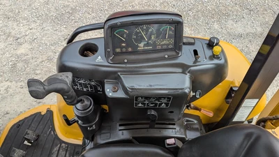 USED 2002 DEERE 110